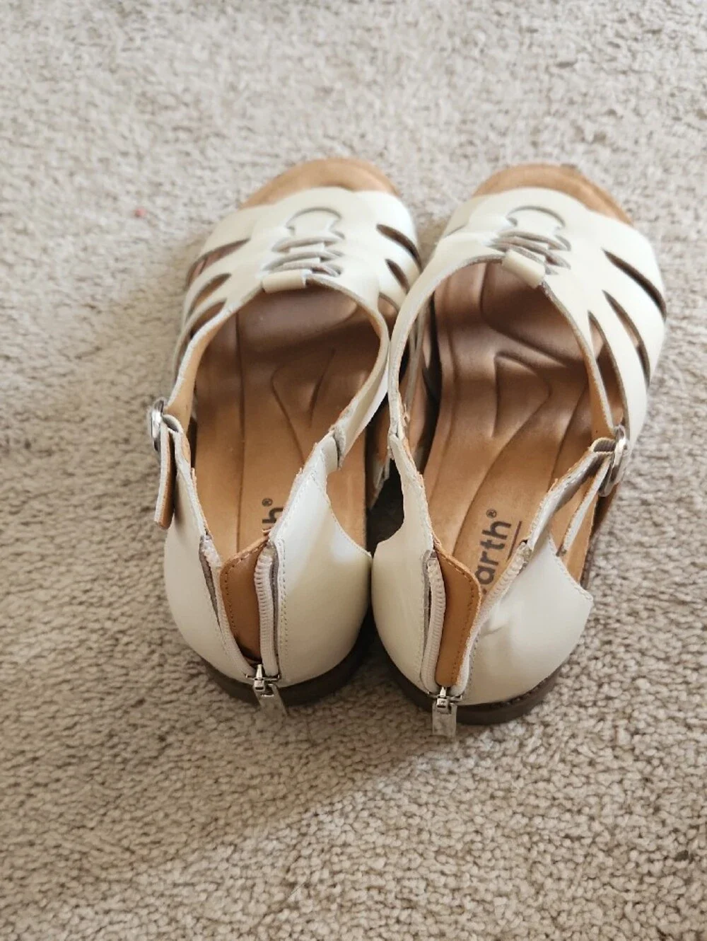 Earth cream leather